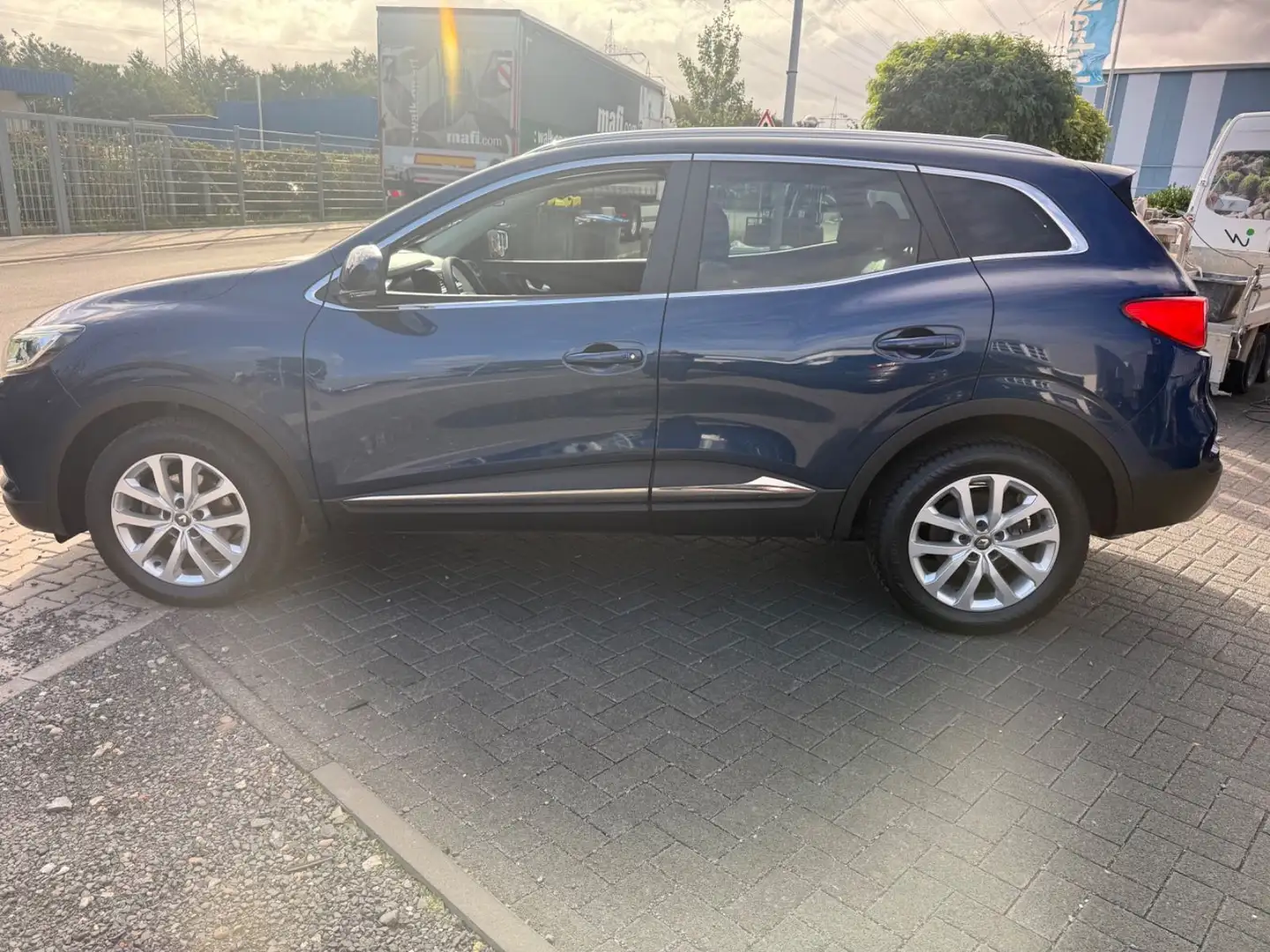 Renault Kadjar TCe 140 GPF Limited Blau - 2