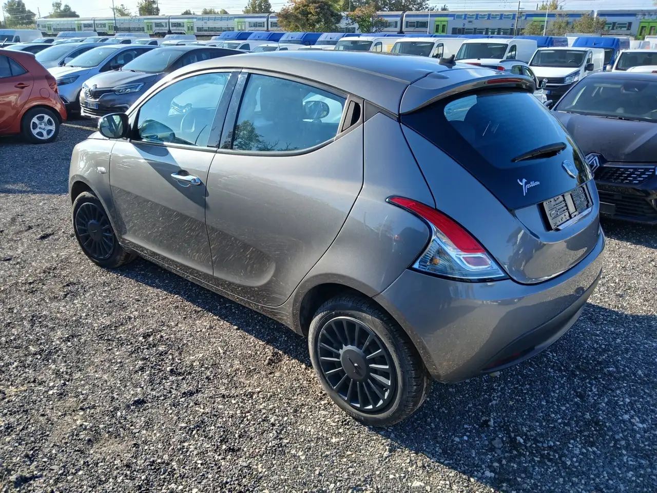 Lancia Ypsilon 2022 — фото 6