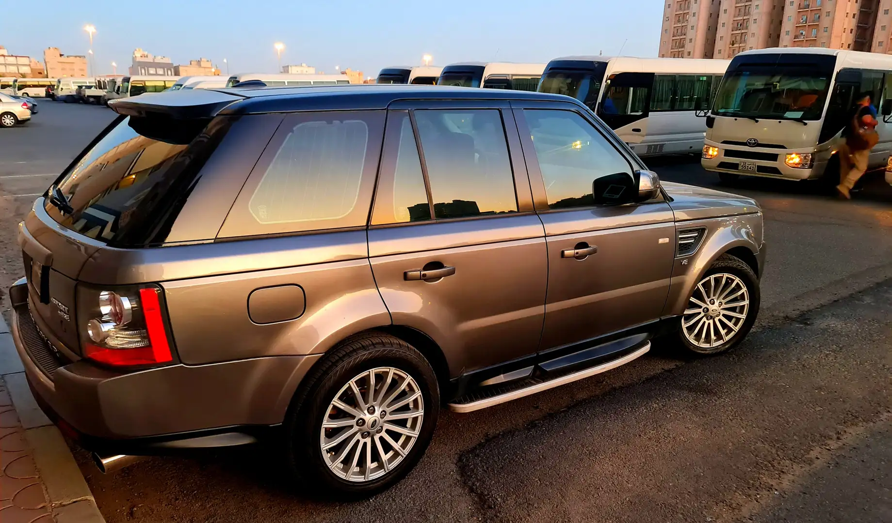 Land Rover Range Rover Sport Range Rover Sport 5.0 V8 Supercharged Aut. - 2
