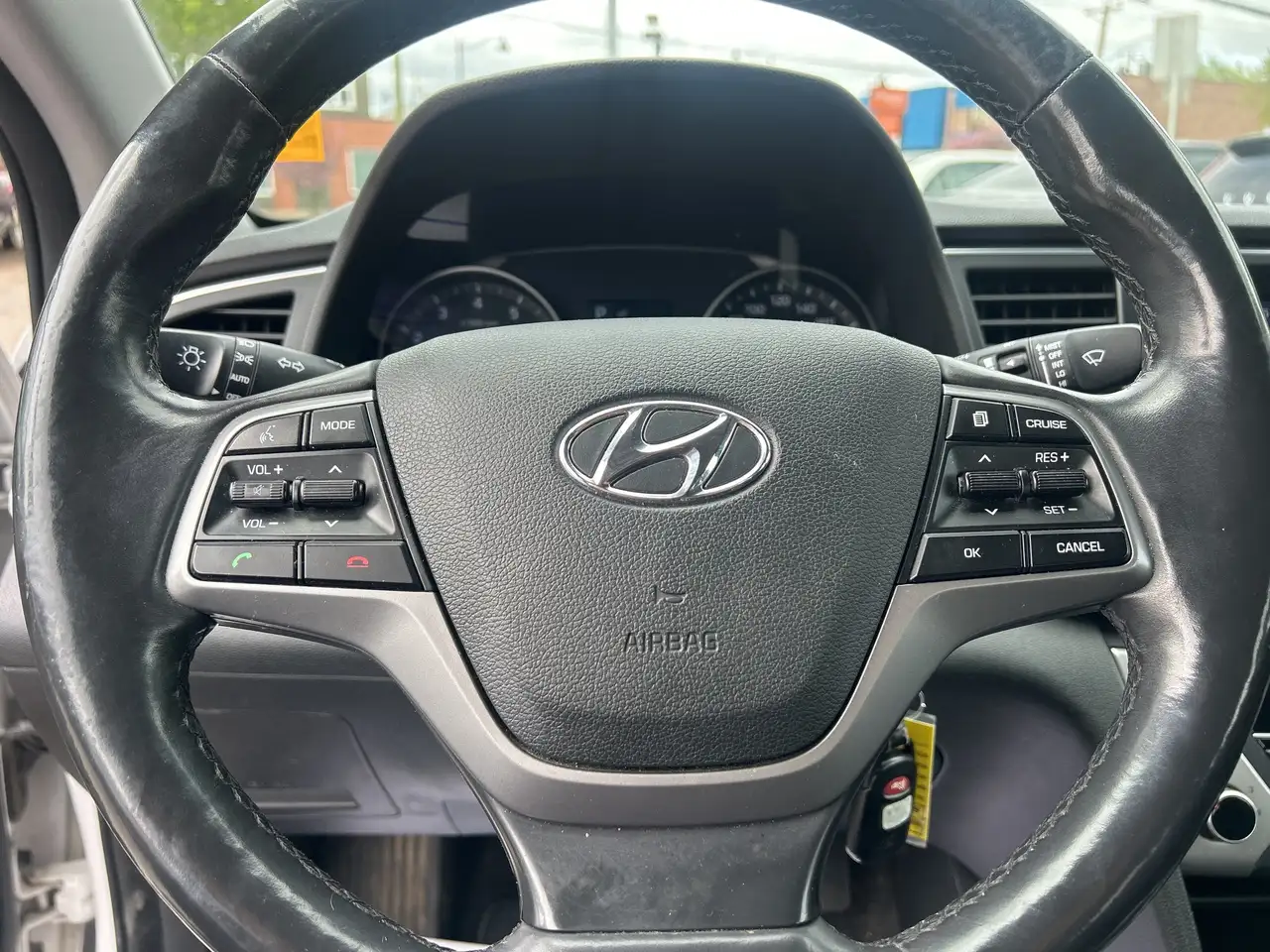 Hyundai ELANTRA снимка Hyundai ELANTRA