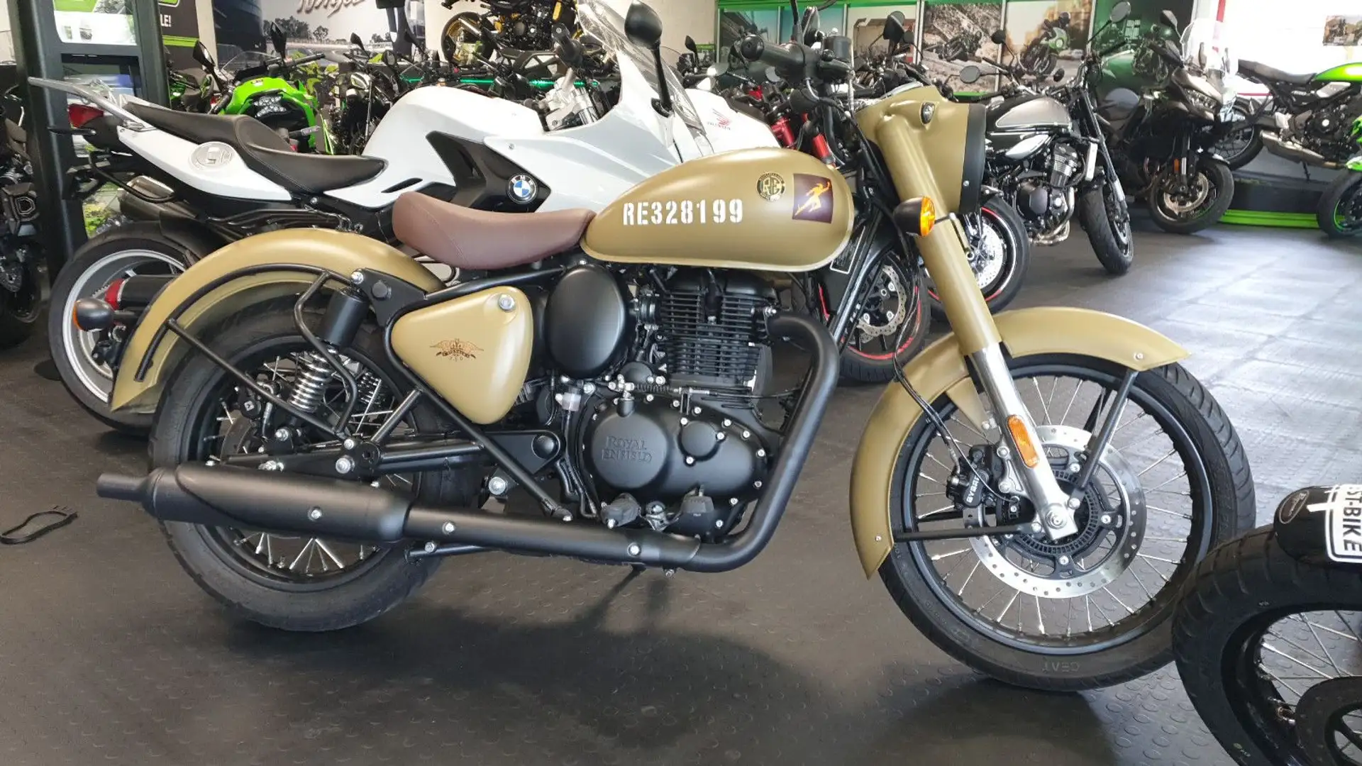 Royal Enfield Classic 350  Sandfarben - 2