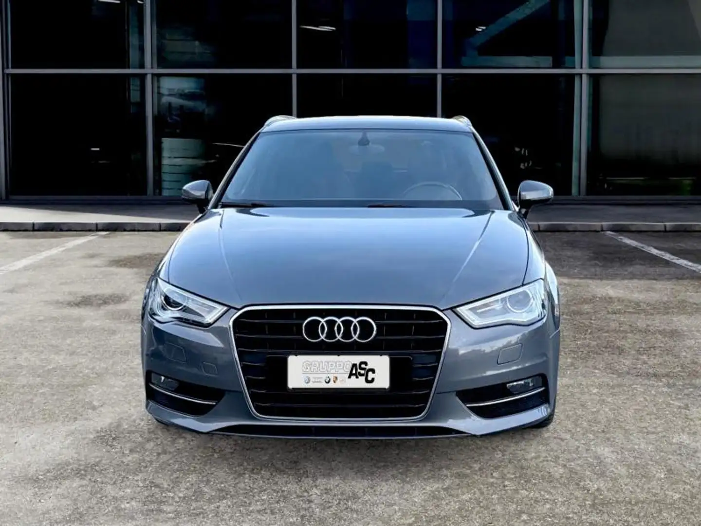 Audi A3 2.0 tdi 150 CV SLINE Grau - 2