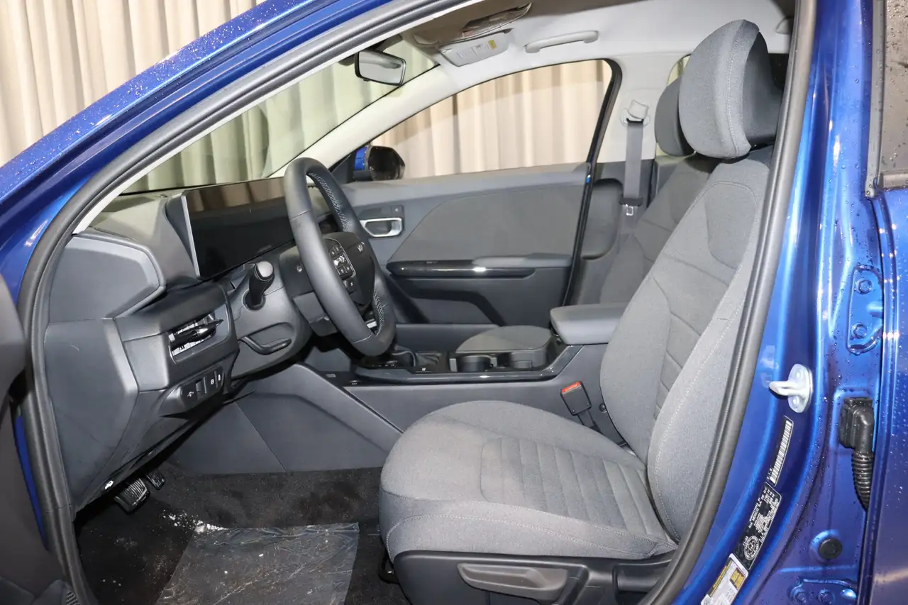 Kia K4 снимка Kia K4