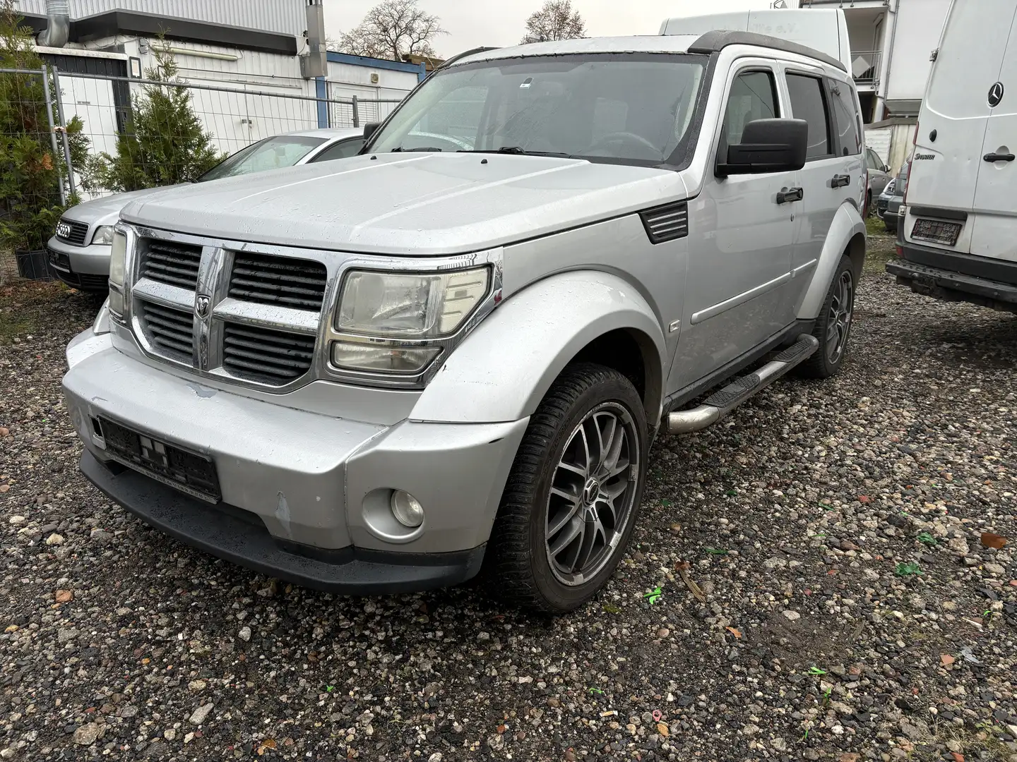 Dodge Nitro Nitro 2.8 CRD DPF Automatik R/T Gris - 1