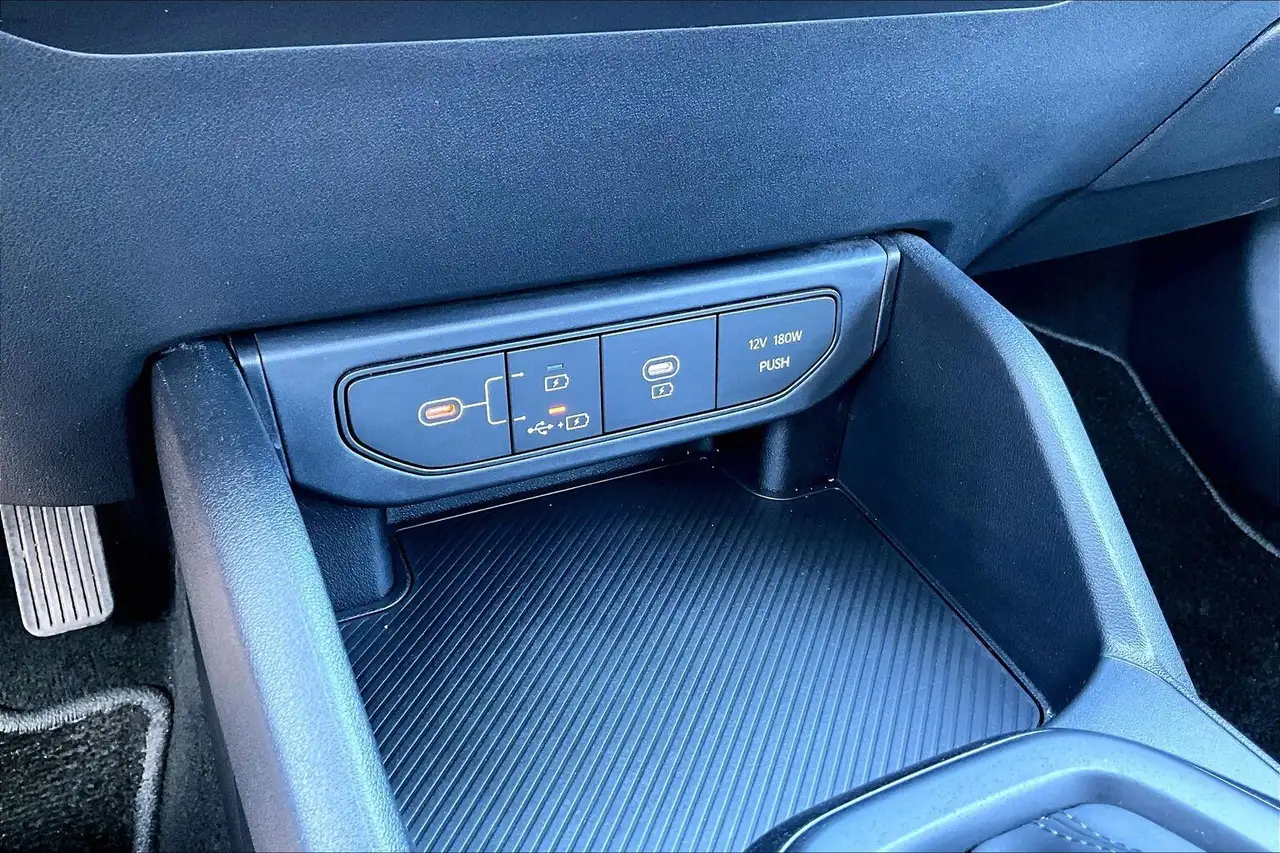 Kia K4 fotografie Kia K4