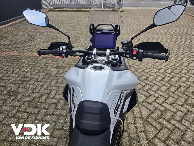 Triumph Tiger 900 - foto 8