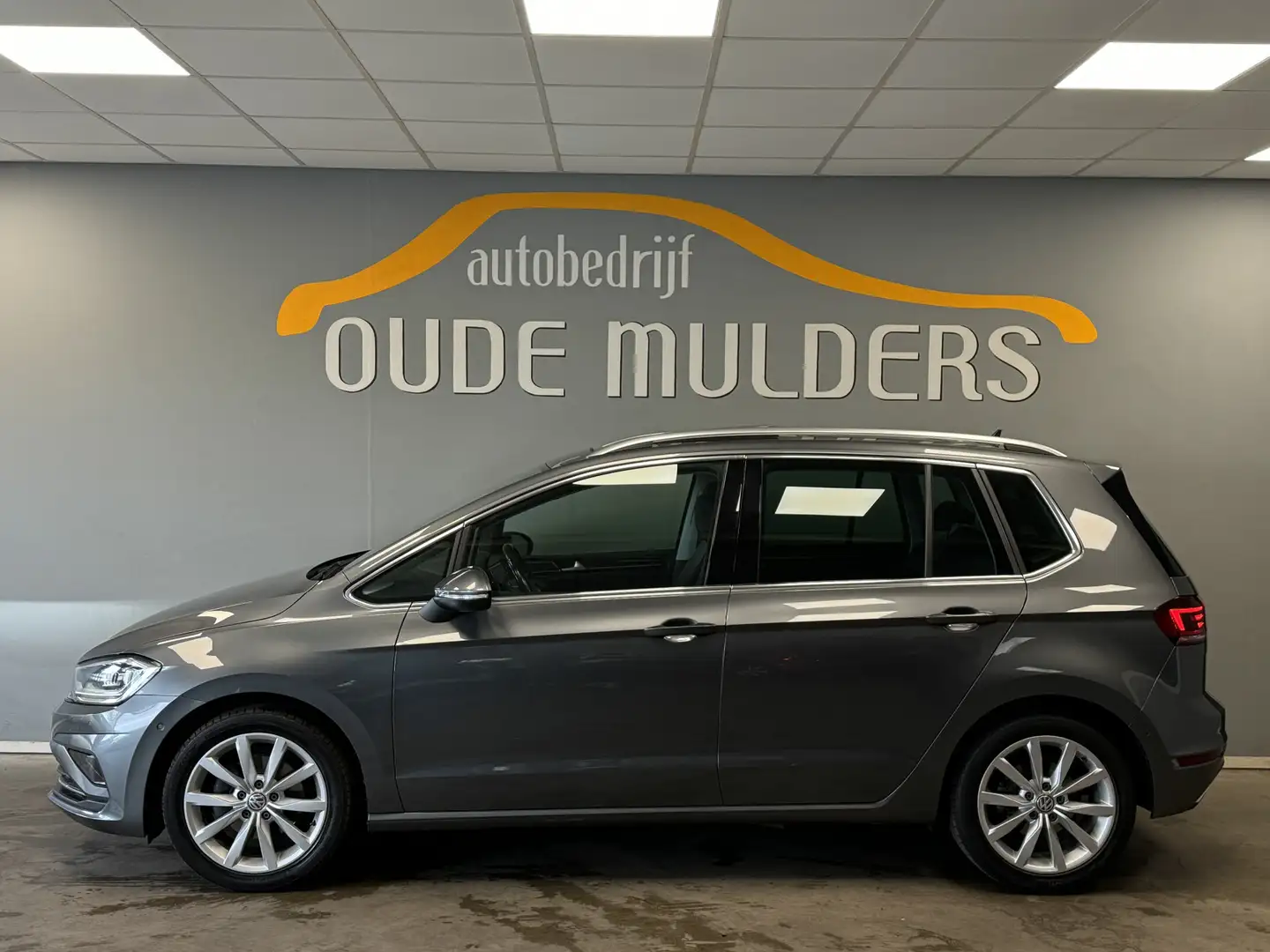 Volkswagen Golf Sportsvan 1.5 TSI ACT Highline Panoramadak/Trekhaak/Navigati Gris - 2