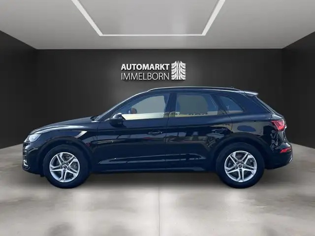 Audi Q5 view 9