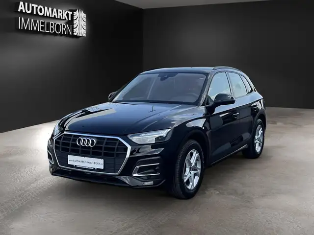 Audi Q5 view 4