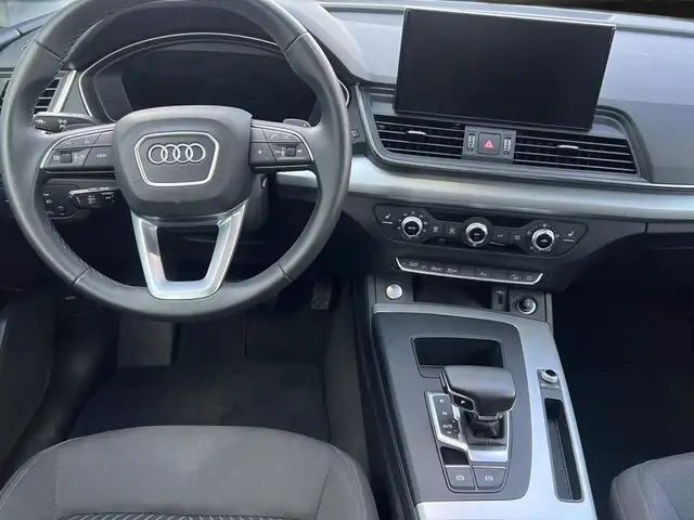 Audi Q5 view 13