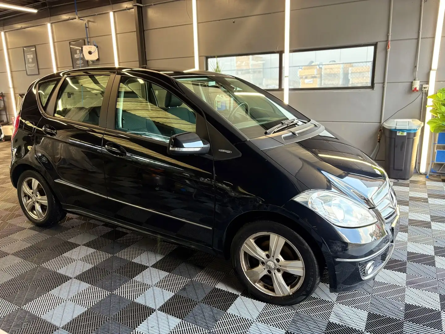 Mercedes-Benz A 160 BlueEFFICIENCY Elegance 140.900 Km. Bj. 2011 Noir - 1