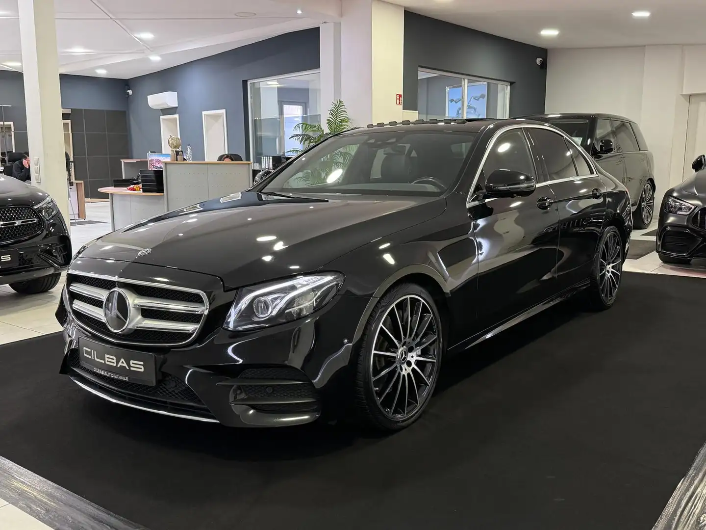 Mercedes-Benz E 350 d AMG-Line*GSD*AMBIENTE*DIST*360*STHZ*20* Schwarz - 2