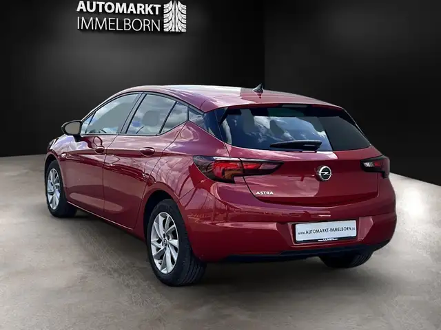 Opel Astra view 5