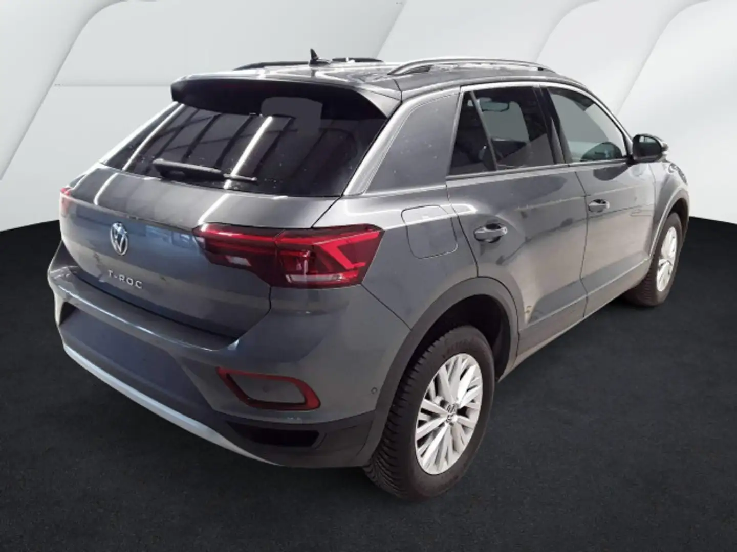 Volkswagen T-Roc 1.0 TSI Life Alu16" LED Navi Grijs - 2