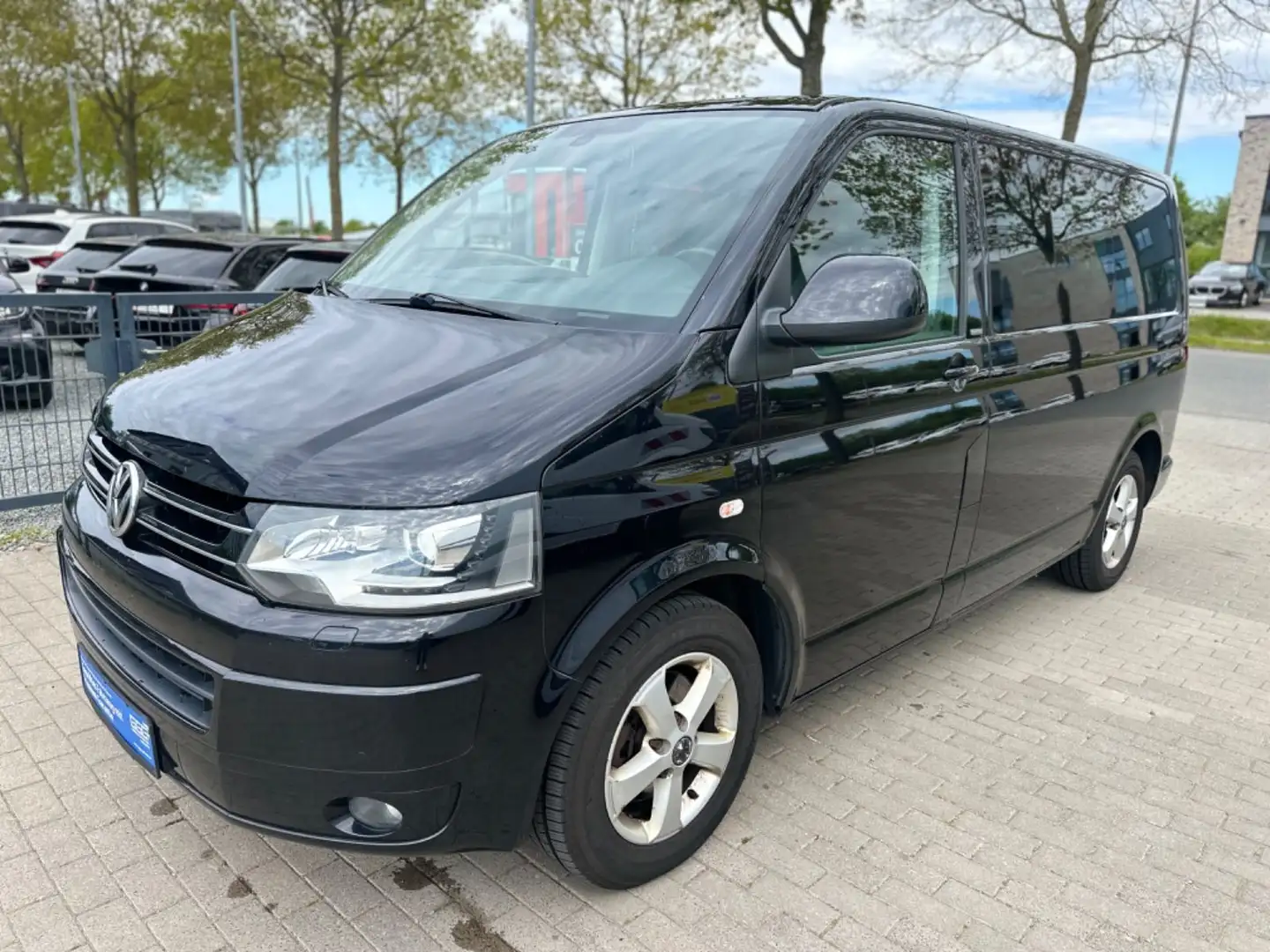 Volkswagen T5 Multivan Match DSG Navi Bi-Xenon Tisch/6-Sitz Schwarz - 1
