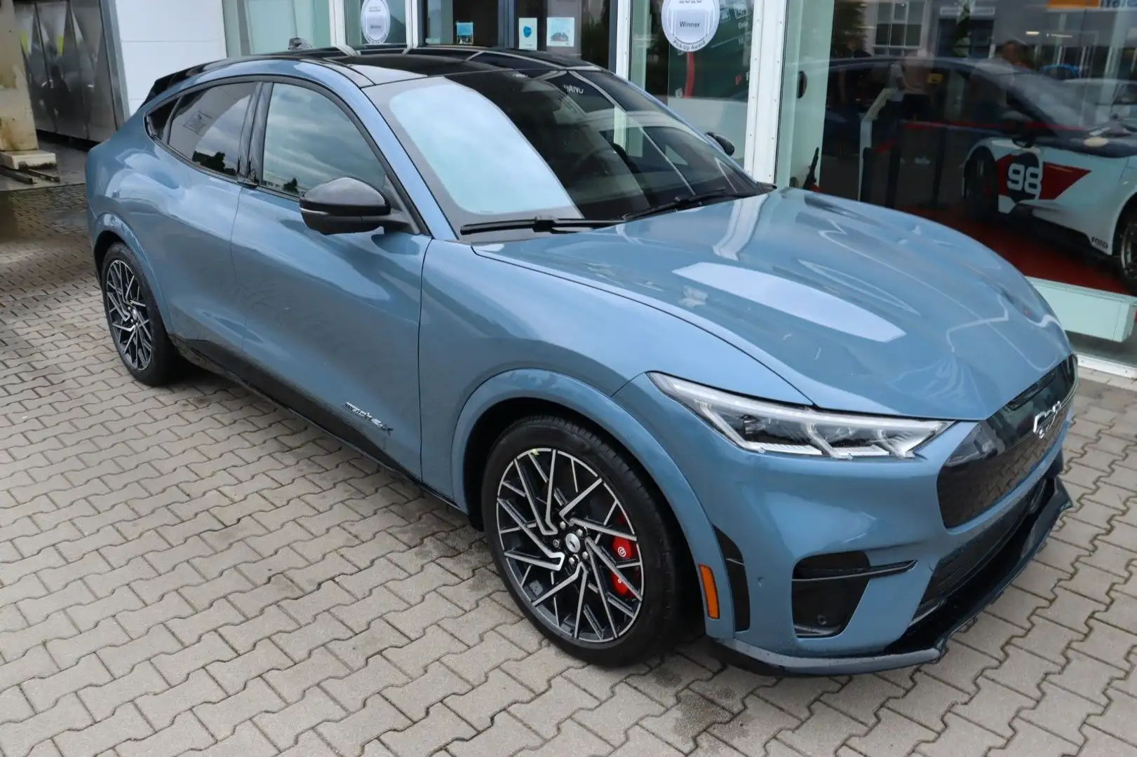 Ford Mustang Mach-E GT 91 kWh AWD Panoramadach Blau - 2