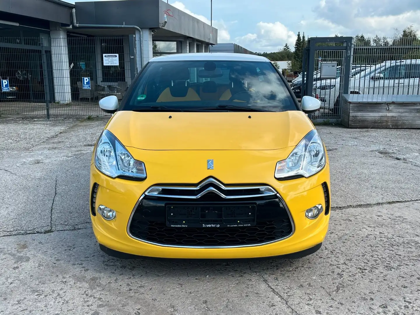 Citroen DS3 SportChic Gelb - 2