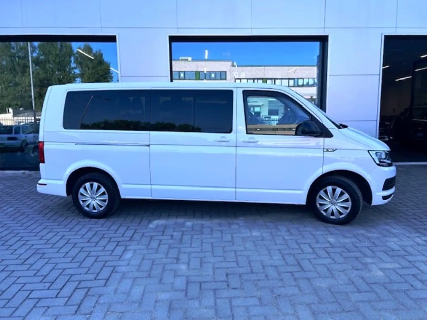 Volkswagen T6 Kombi CARAVELLE 4MOTION 2.0TDI Wit - 2