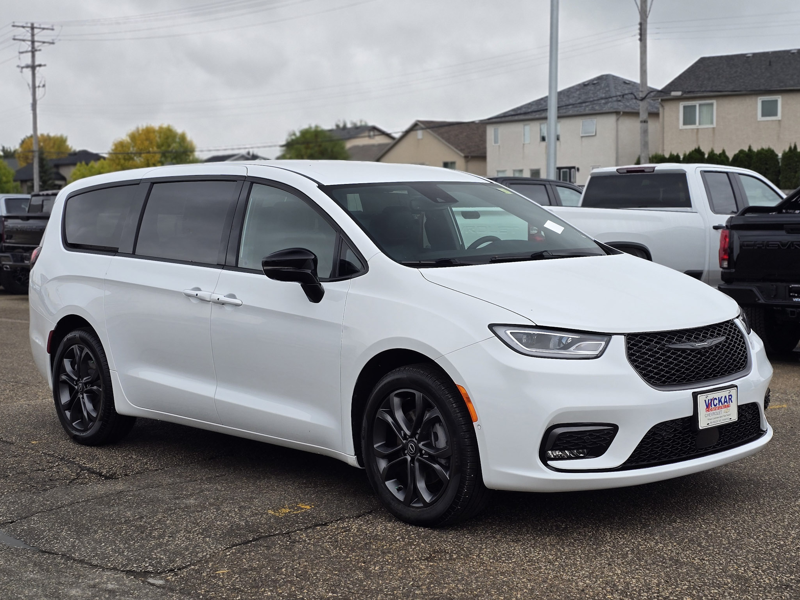2026 Chrysler Pacifica