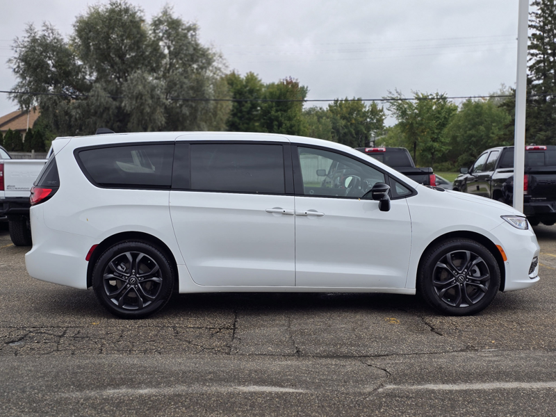 2026 Chrysler Pacifica