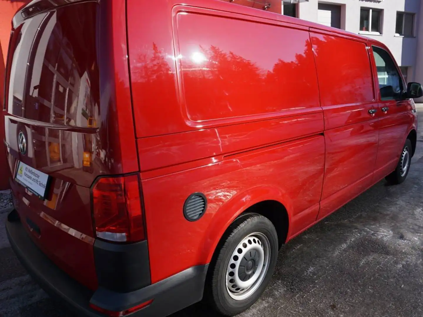 Volkswagen T6.1 Transporter lang FWD Rot - 2