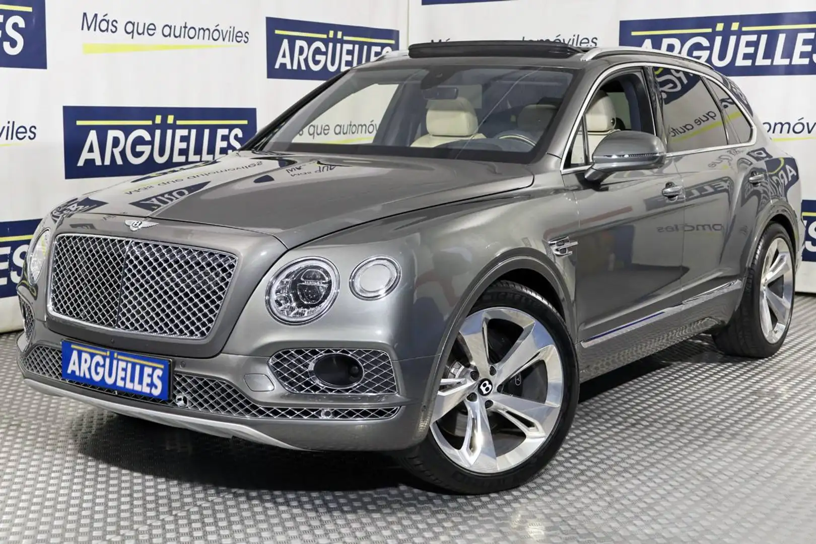 Bentley Bentayga 6.0 W12 Mulliner 608cv Gris - 1