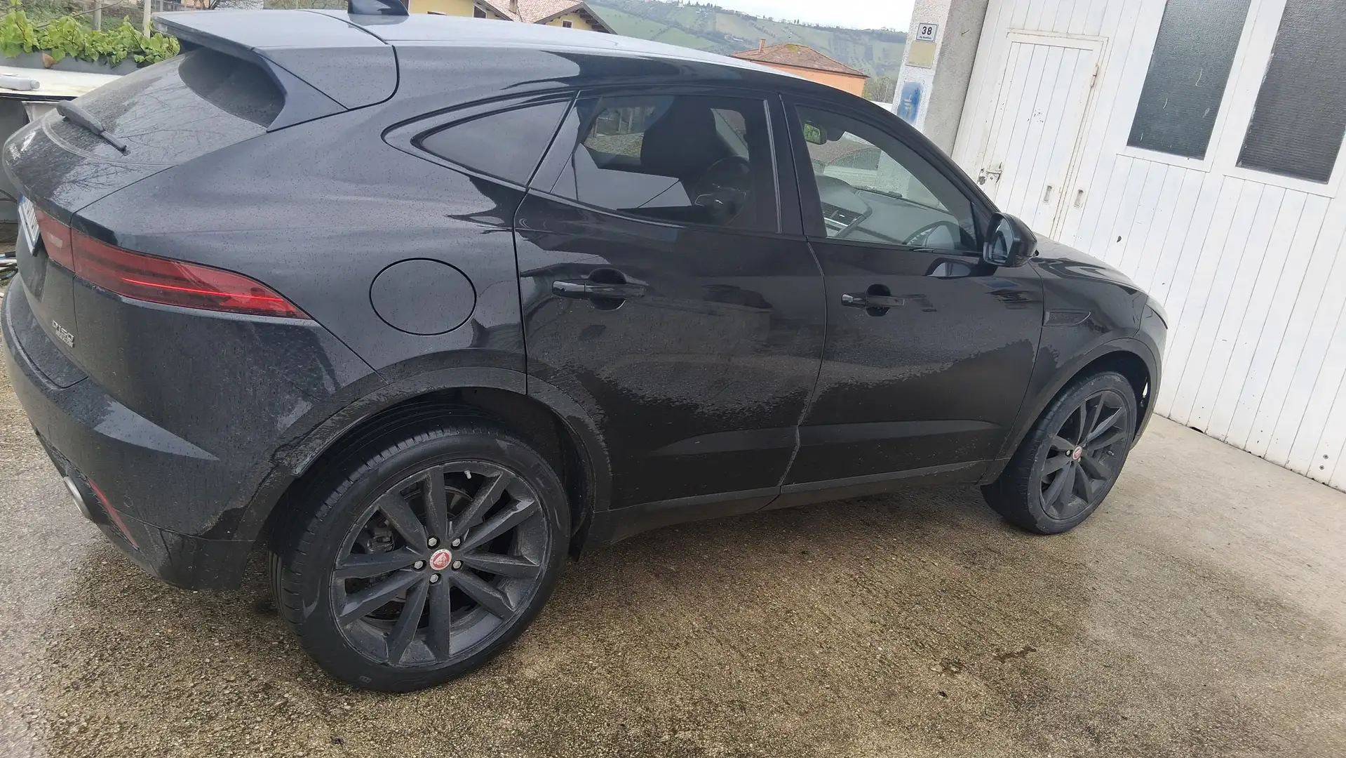 Jaguar E-Pace E-Pace 2.0d i4 R-Dynamic HSE4 awd 150cv auto my19 Nero - 2