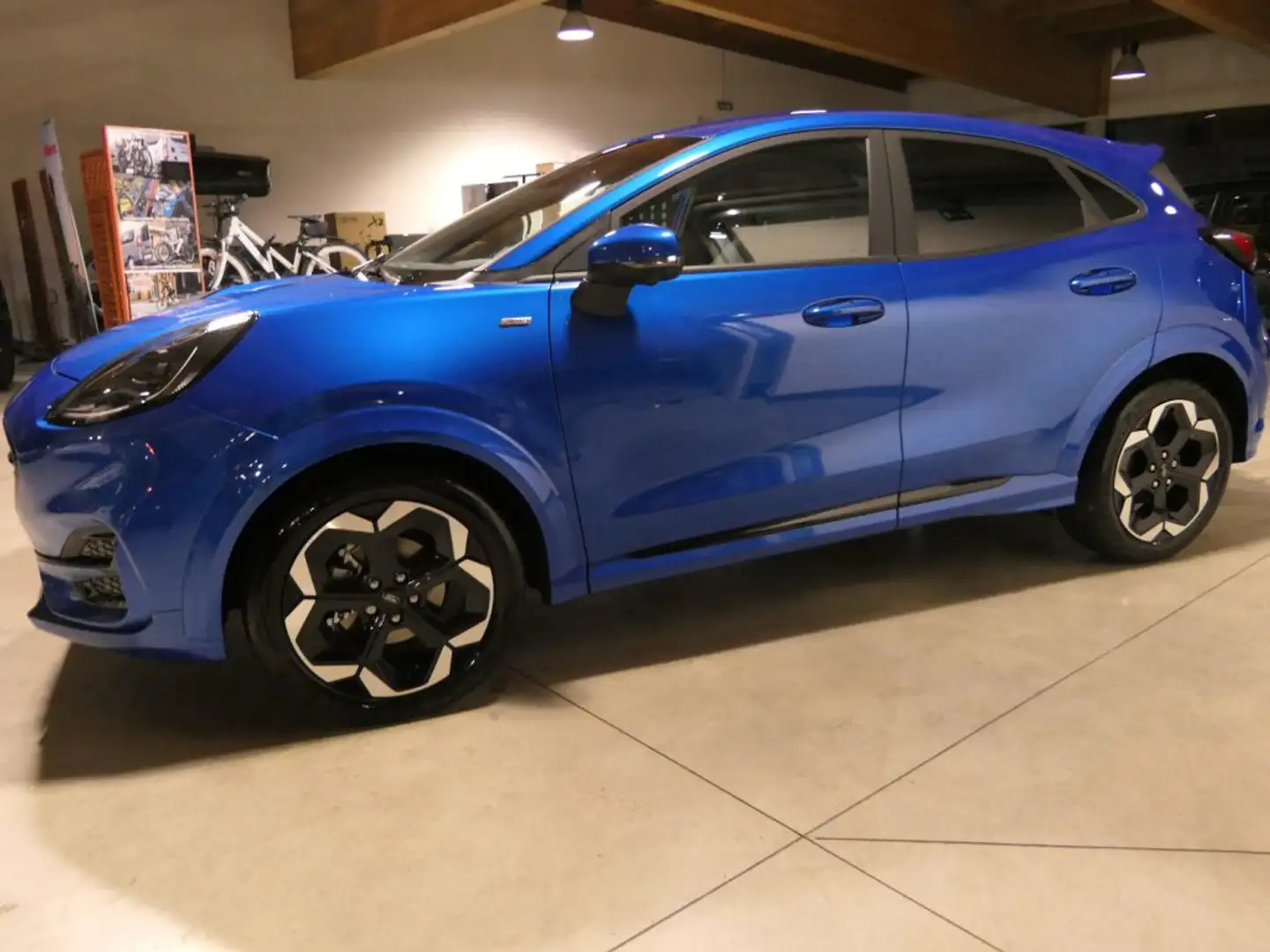 Ford Puma 1.0 EcoBoost Hybrid 155 CV S&S aut. ST-Line X Blauw - 1