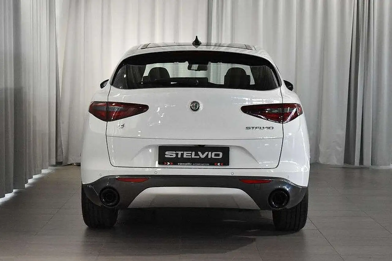 Alfa Romeo Stelvio 2022 — фото 7