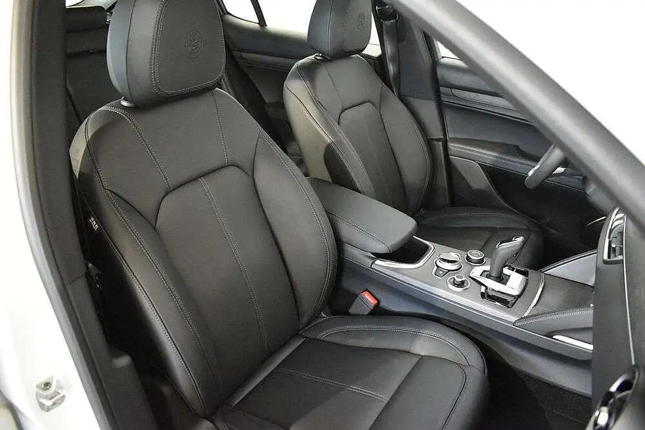 Alfa Romeo Stelvio 2022 — фото 10