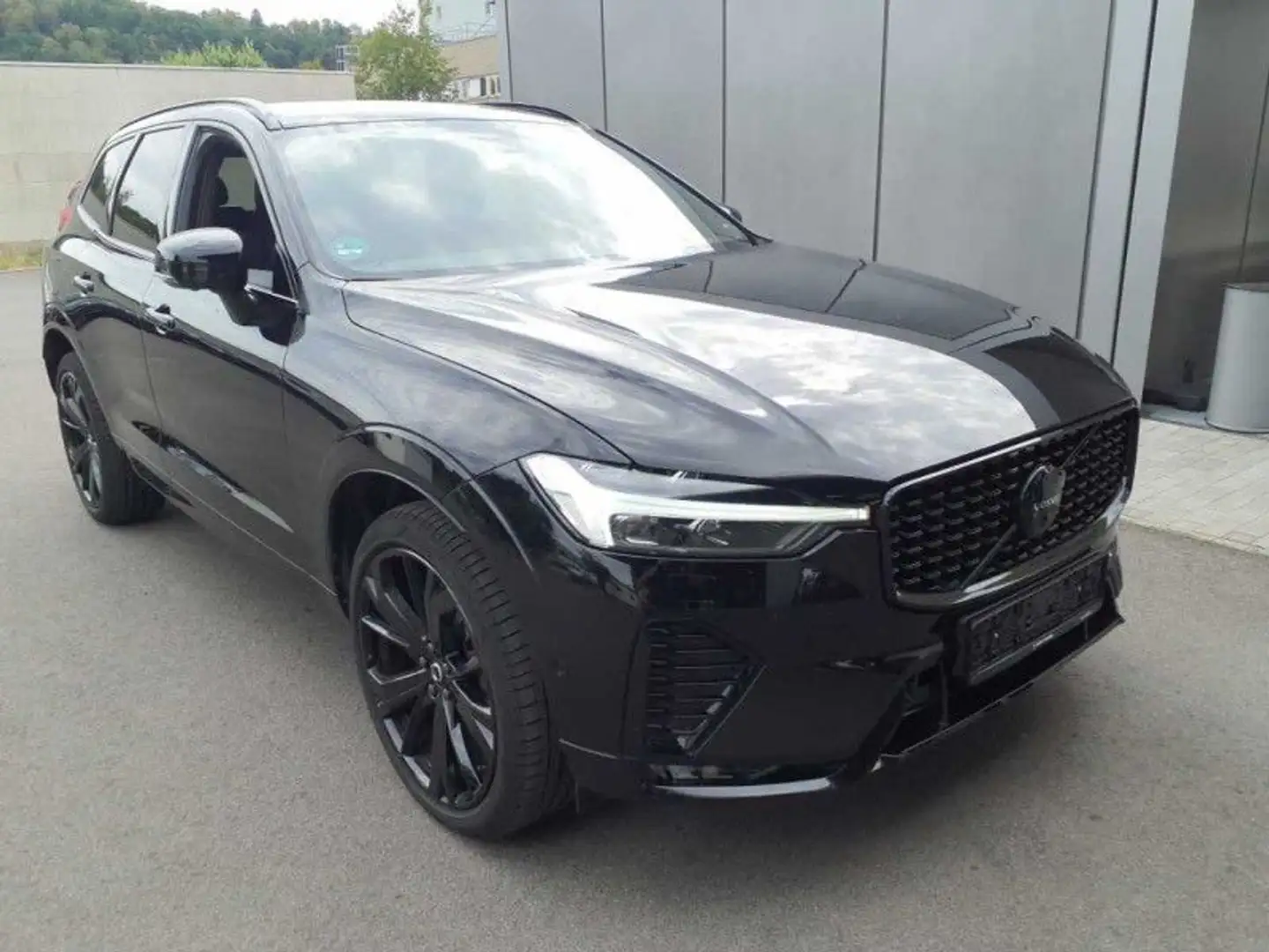 Volvo XC60 XC60 2.0 B5 Mild-Hybrid Plus Black Edition AWD Schwarz - 1