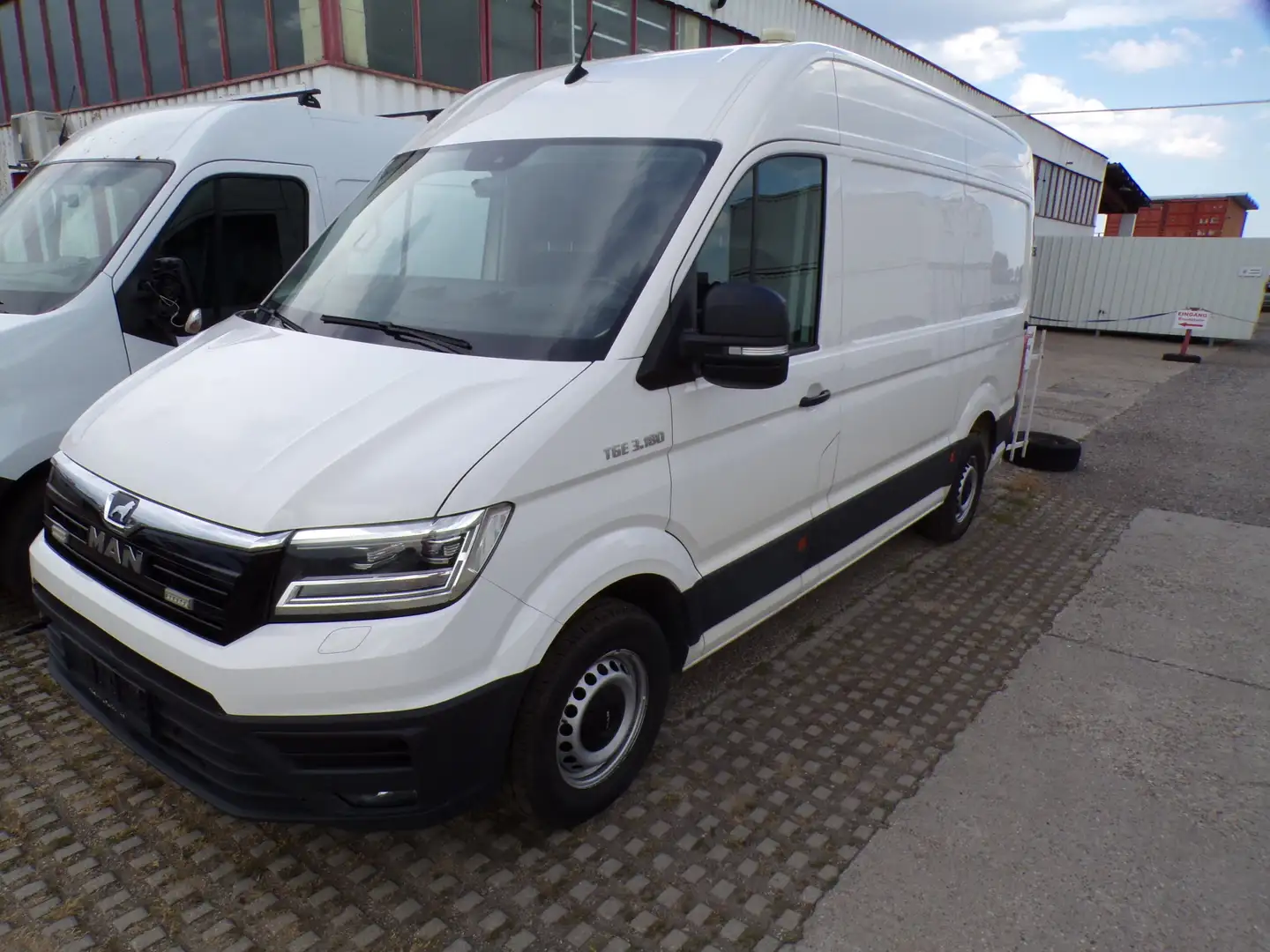 MAN TGE 3.180 130 kW L3 H3 4d 3.5 Motorschaden! Weiß - 1