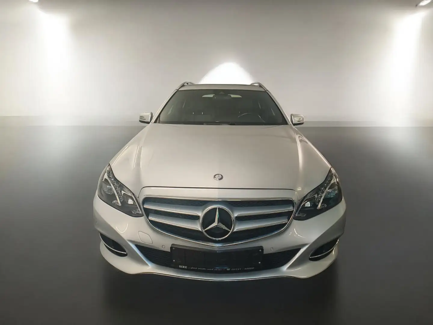 Mercedes-Benz E 250 AMG BlueTec 4Matic LED AHK STHZG PARKASIS. Grau - 2