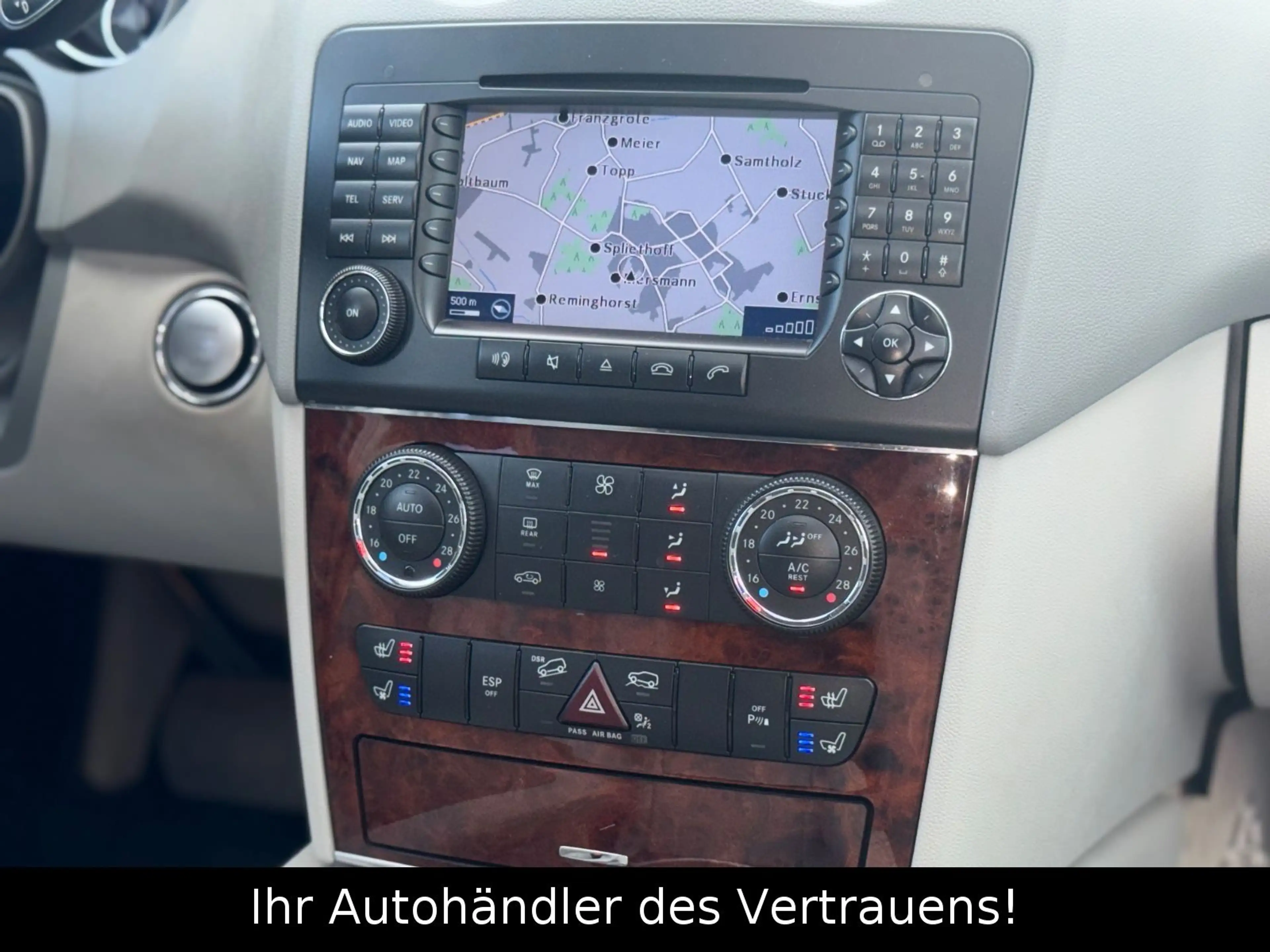 Mercedes-Benz ML 320 CDI 4Matic*Keyless*NAVI*AHK*DISTRONIC! — photo 11