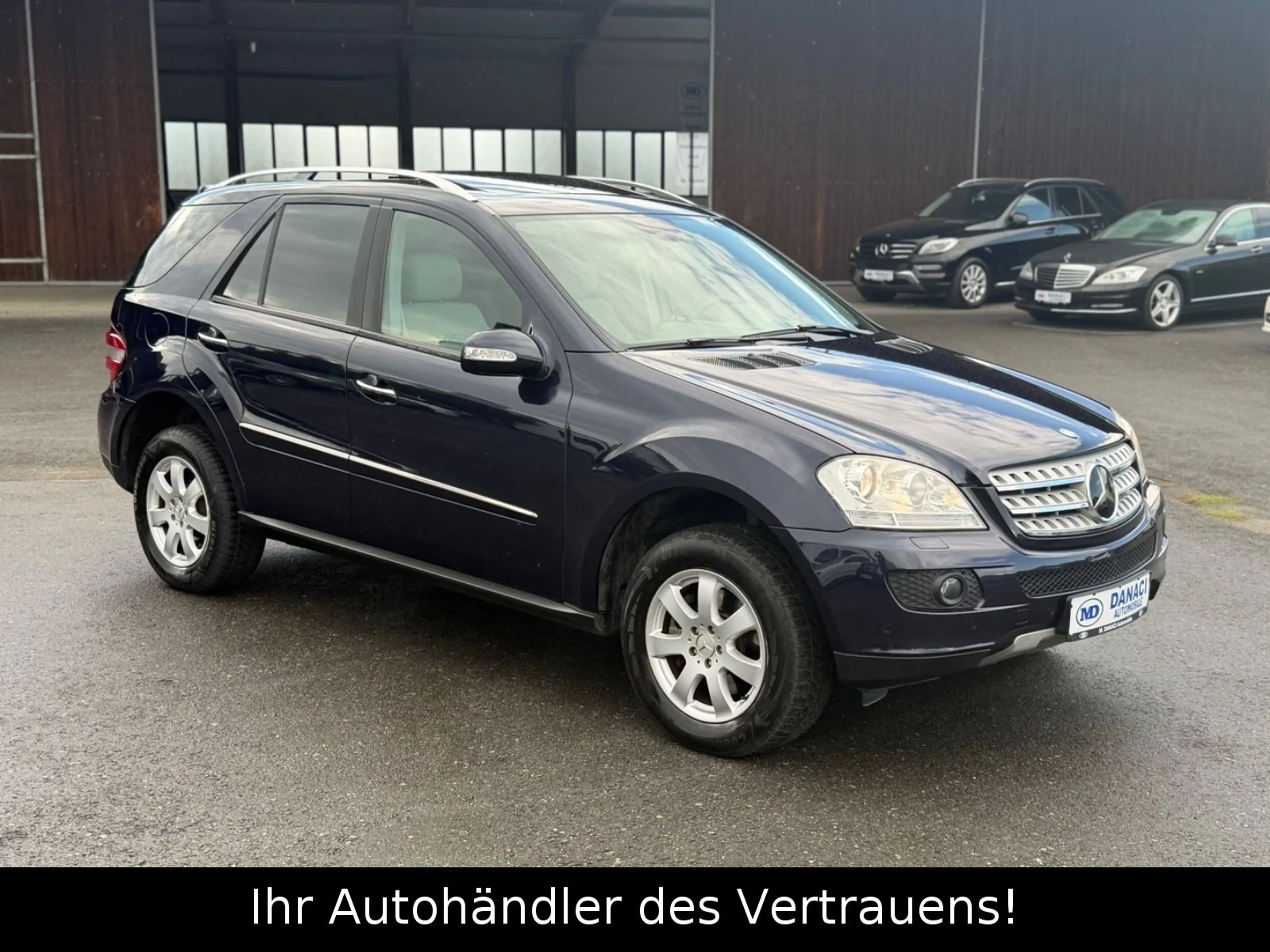Mercedes-Benz ML 320 CDI 4Matic*Keyless*NAVI*AHK*DISTRONIC!