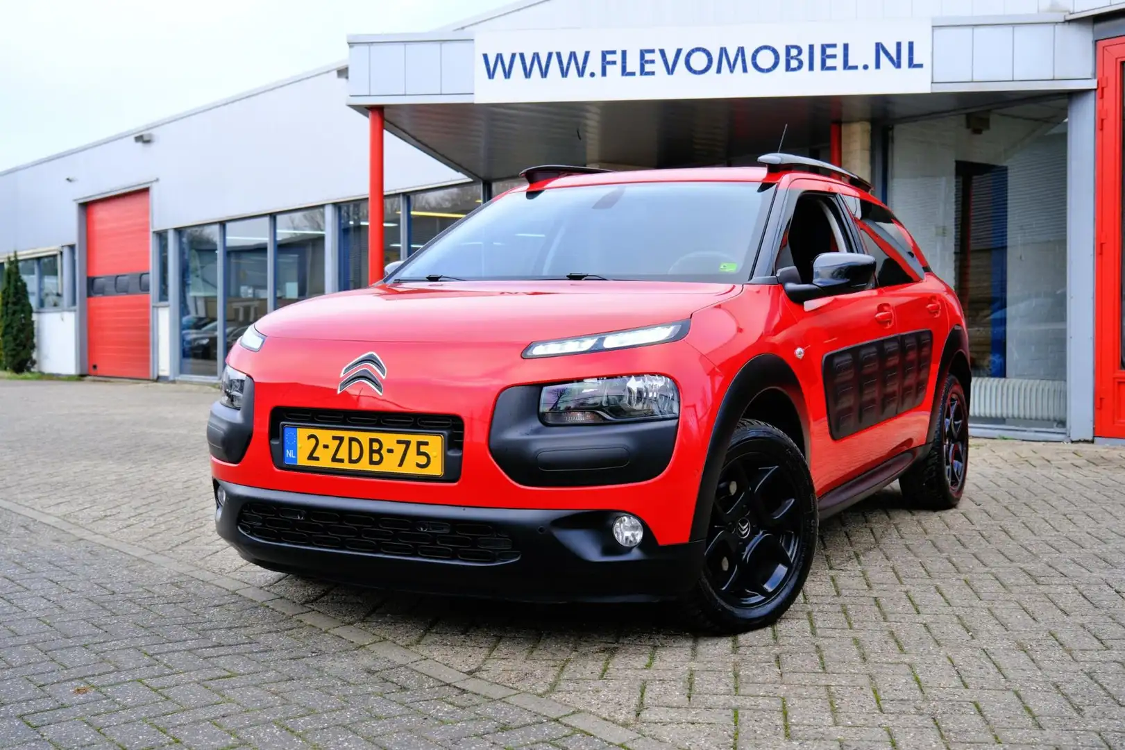 Citroen C4 Cactus 1.6 e-HDi Shine Aut. Navi|Clima|LMV|Cam Rood - 1