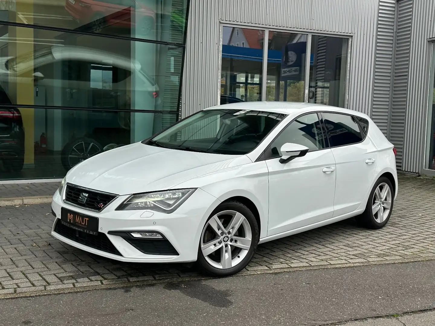 SEAT Leon FR 2.0TDI DSG LED NAVI ACC SPORT DAB Weiß - 1