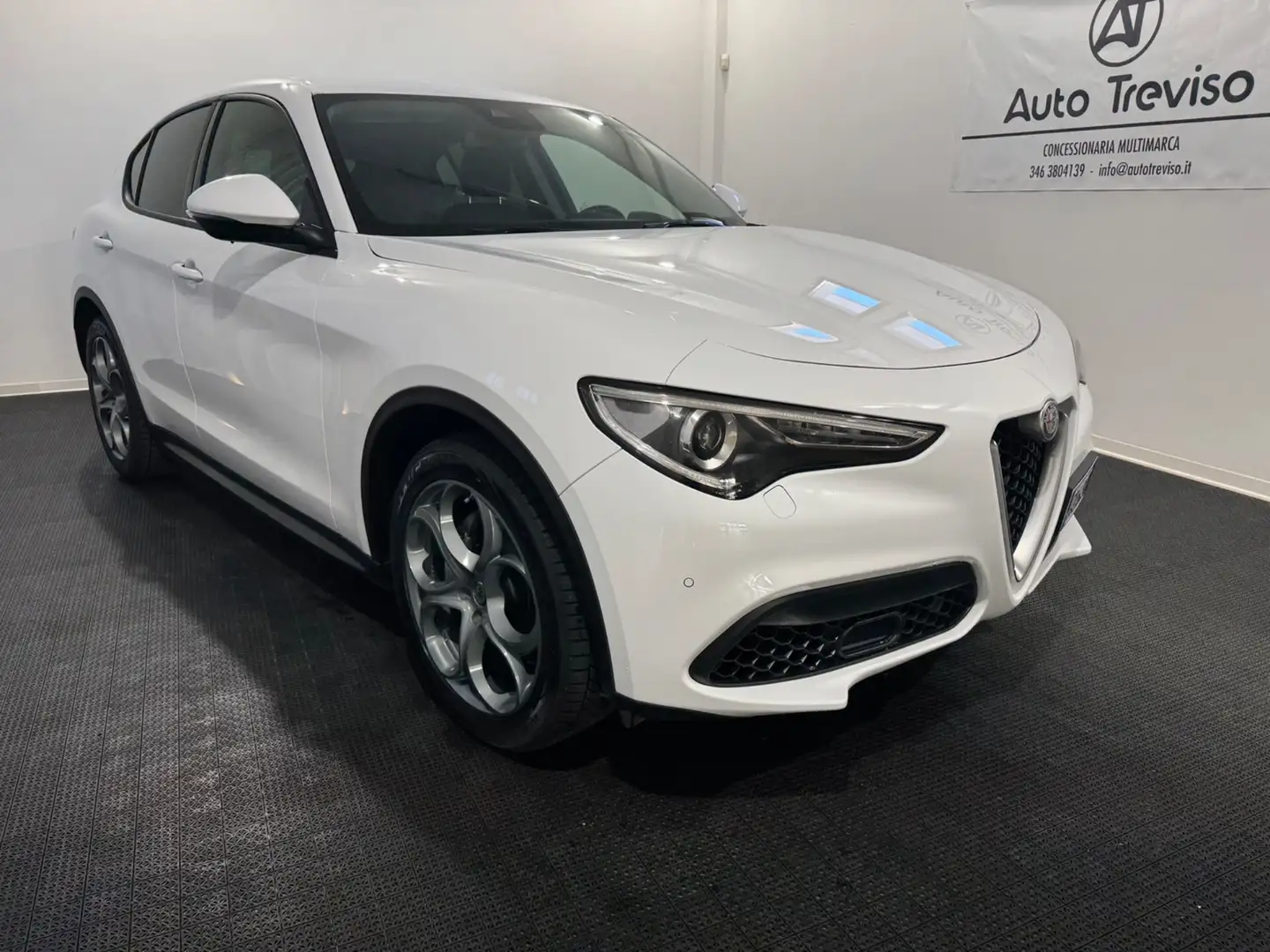 Alfa Romeo Stelvio 2.2 Turbodiesel 190 CV AT8 Q4 Business Bianco - 1