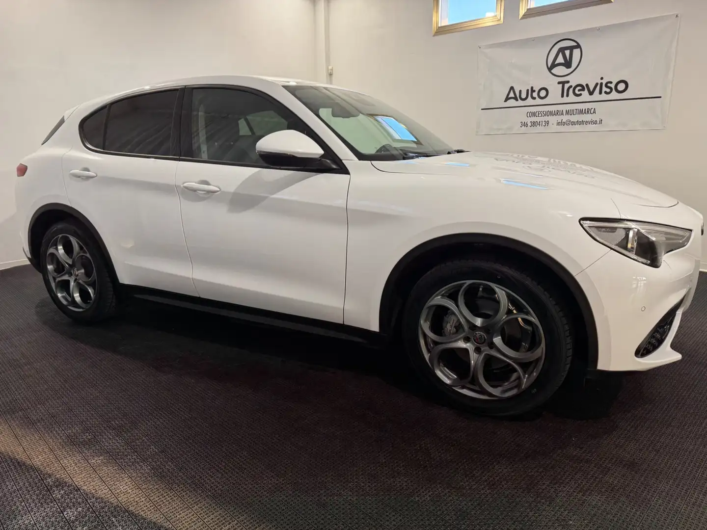 Alfa Romeo Stelvio 2.2 Turbodiesel 190 CV AT8 Q4 Business Bianco - 2