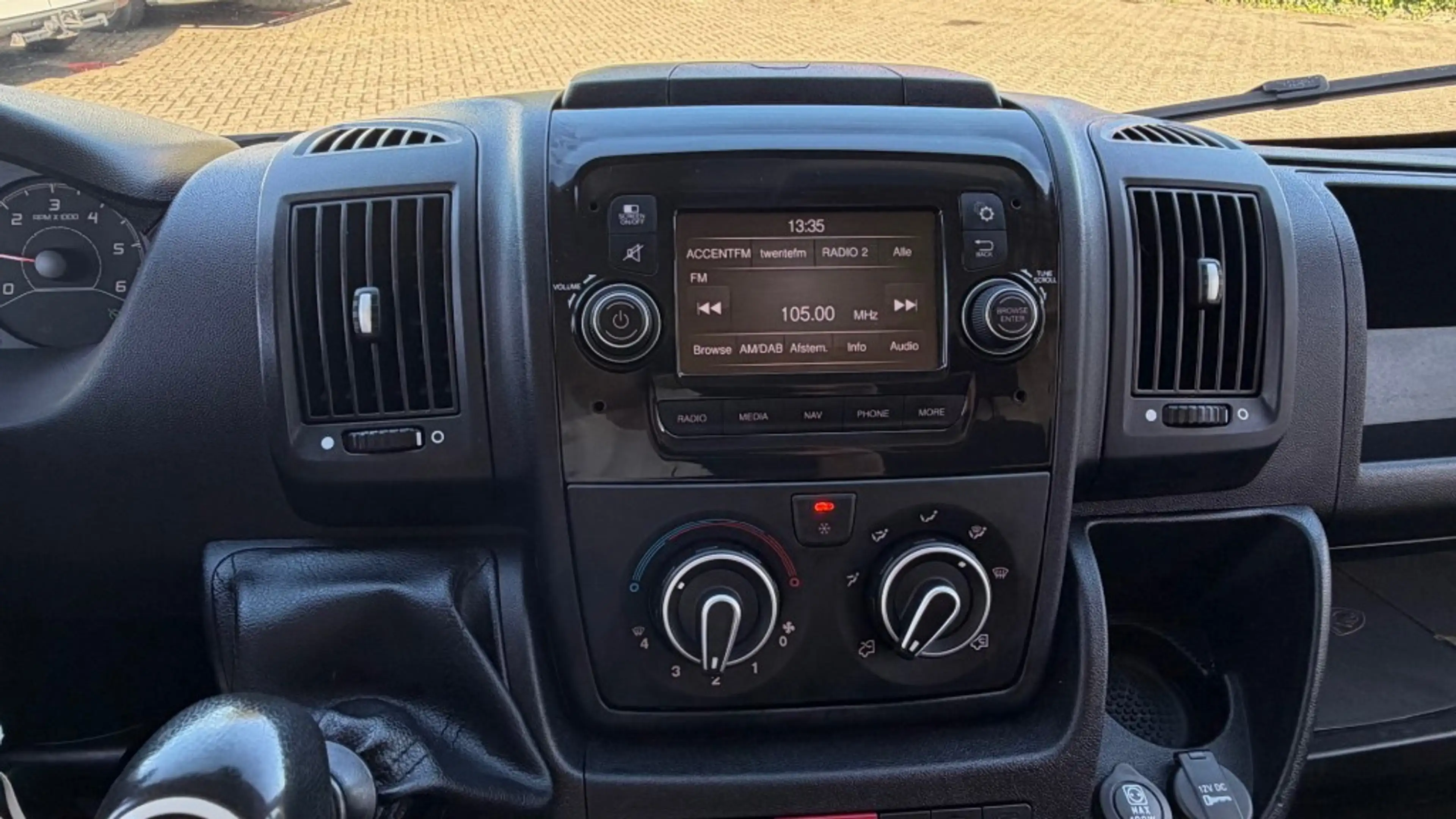 Peugeot Boxer 2.2 HDI 88KW 120PK L2H2 EURO 6 AIRCO/ CRUISE CONTR — photo 24