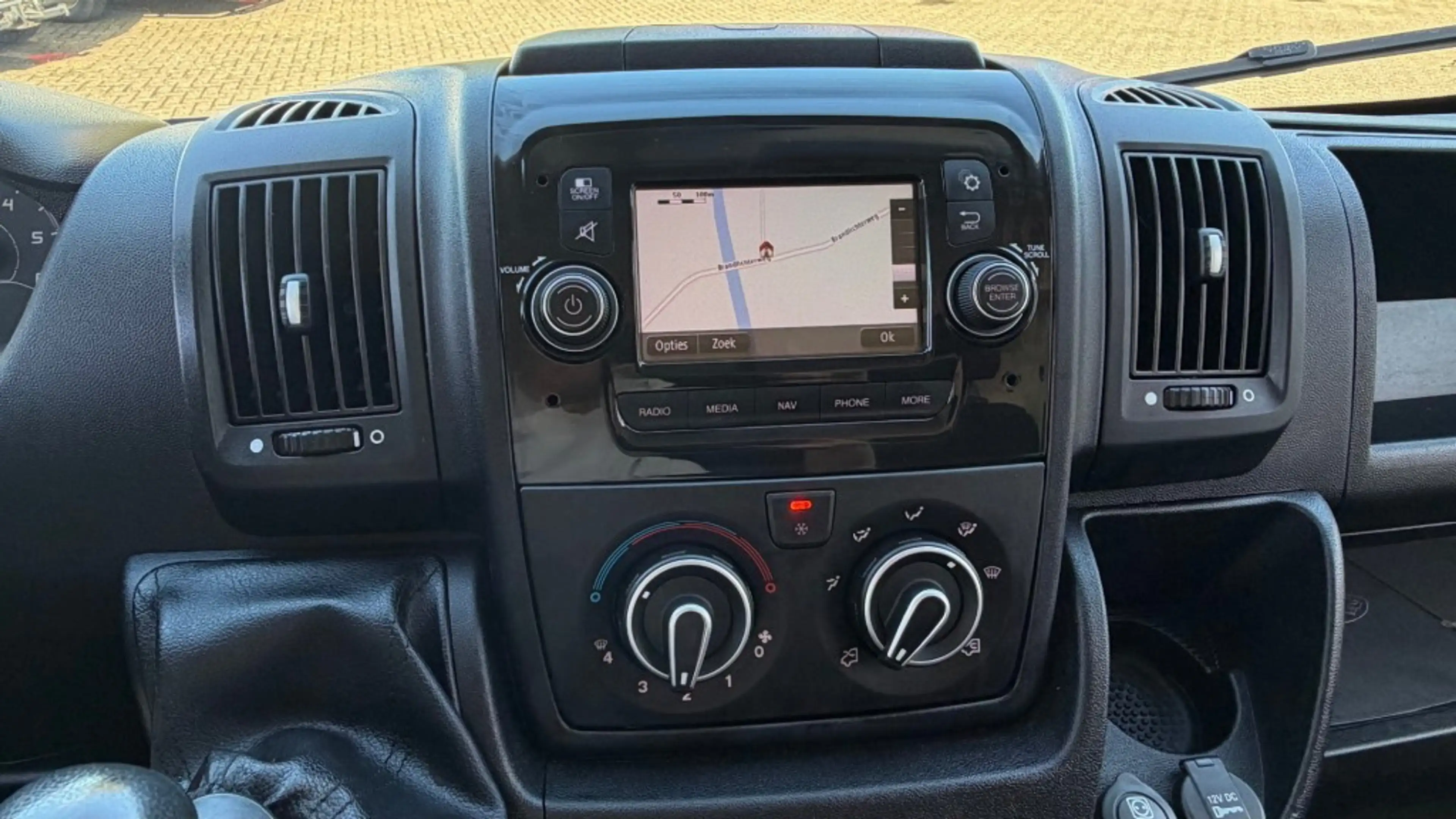 Peugeot Boxer 2.2 HDI 88KW 120PK L2H2 EURO 6 AIRCO/ CRUISE CONTR — photo 22