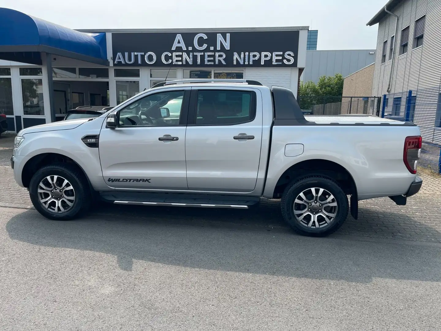Ford Ranger Wildtrak Doppelkabine 4x4 Standheizung Argent - 1