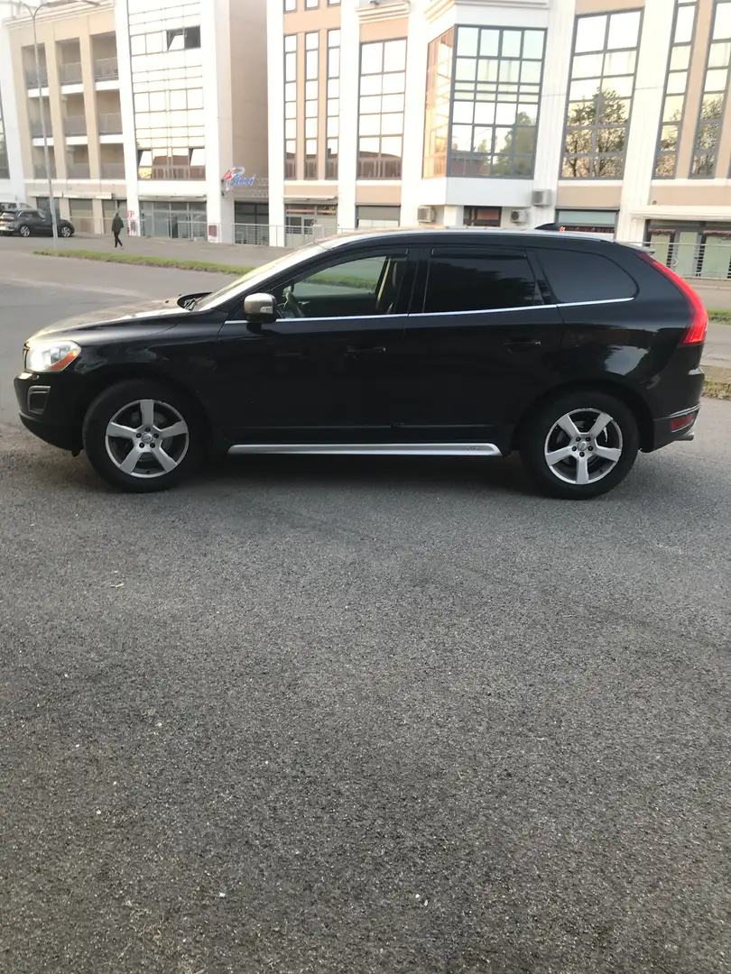 Volvo XC60 2.4 d4 (d3) R-design awd 163cv geartronic - 1