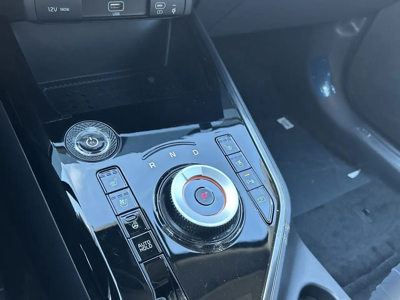 Kia Niro снимка Kia Niro