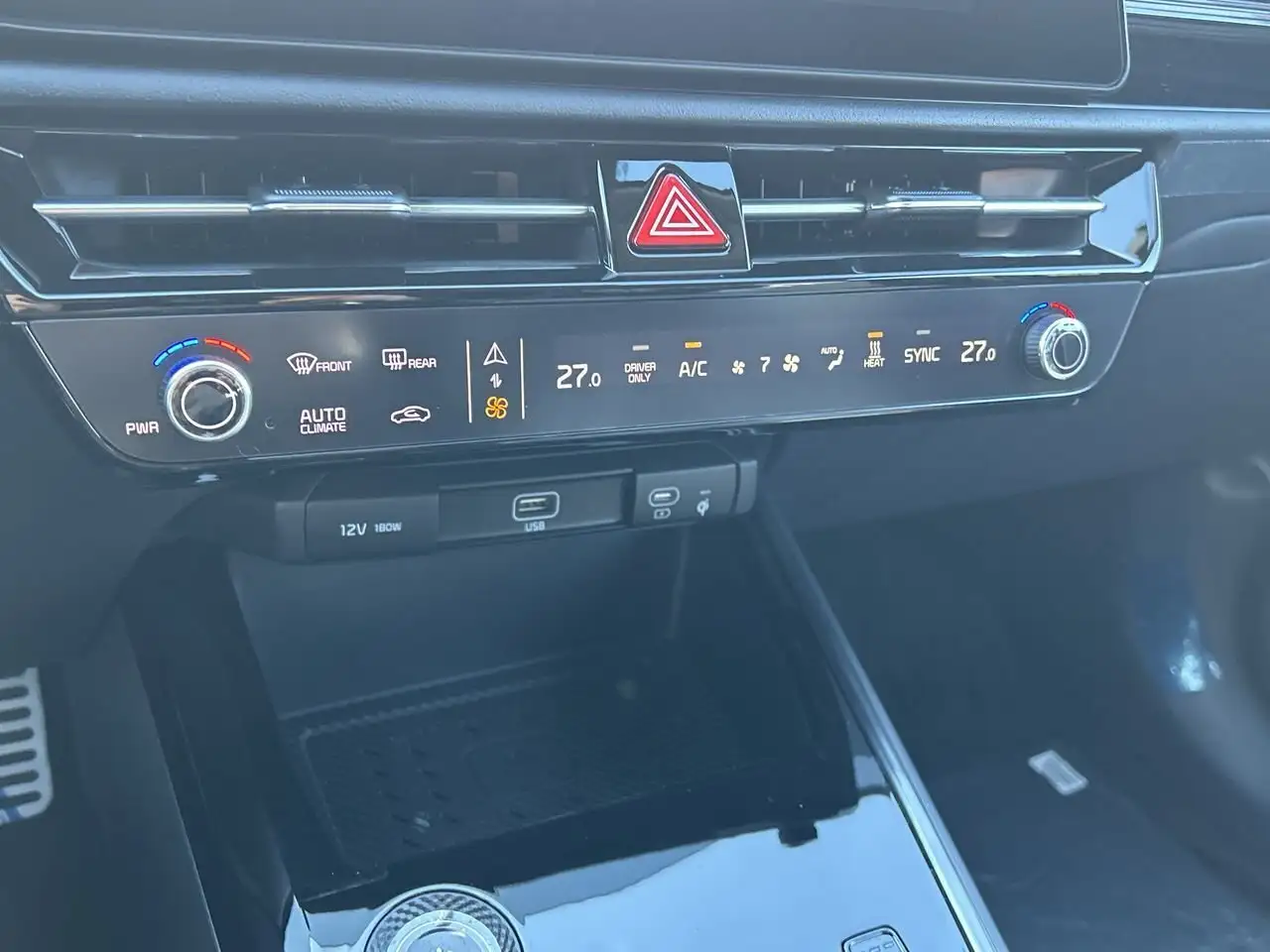 Kia Niro снимка Kia Niro