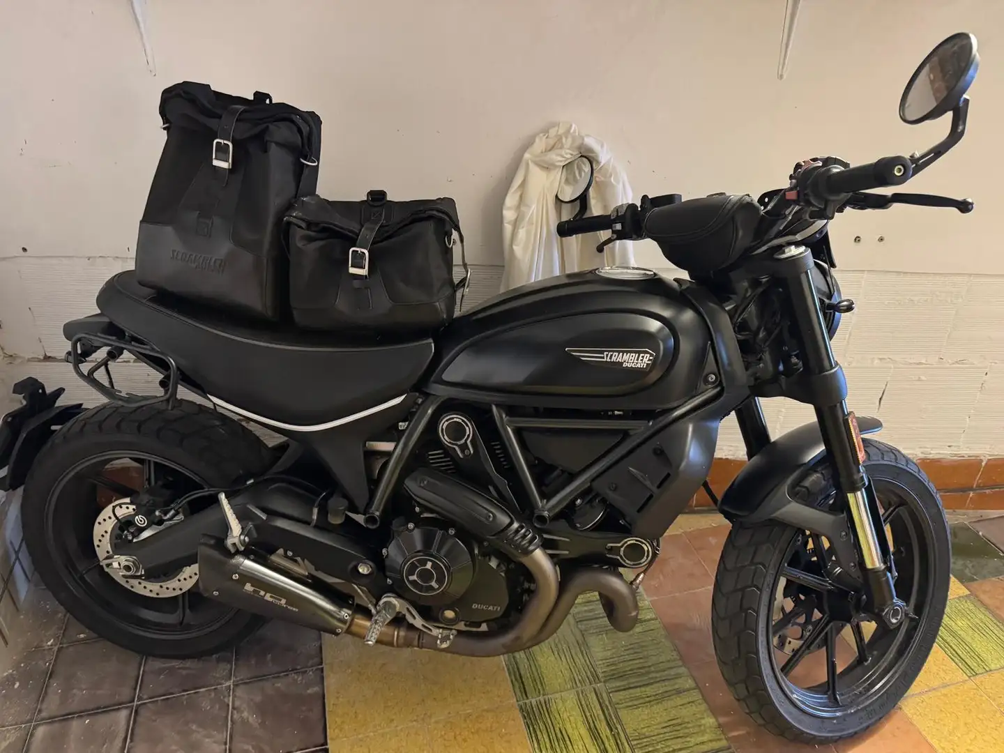Ducati Scrambler icon dark - 1