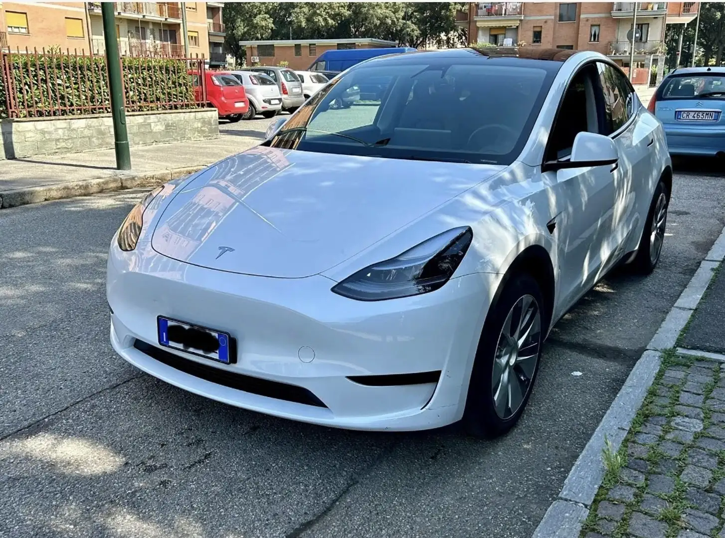 Tesla Model Y - 1