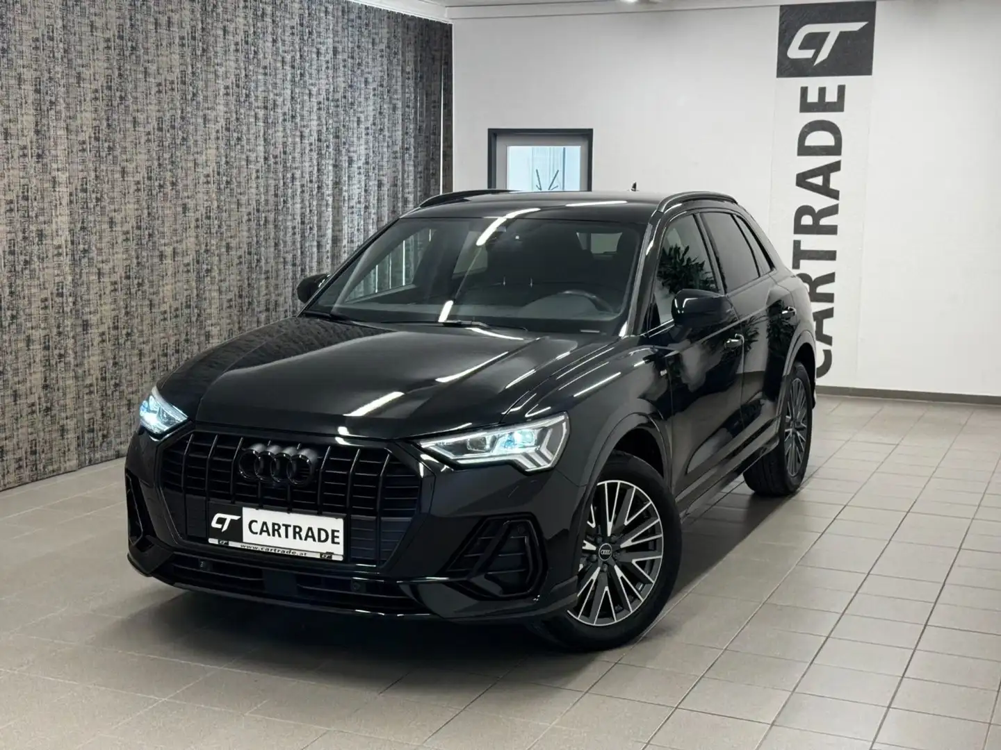 Audi Q3 35 2.0 TDI 2xS line Schwarz - 2