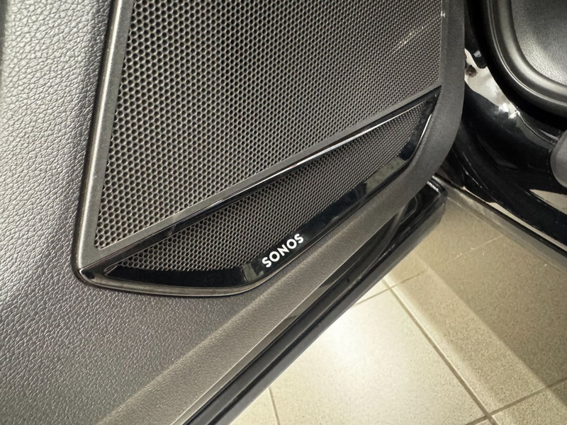 Audi Q3 35 2.0 TDI 2xS line — photo 9