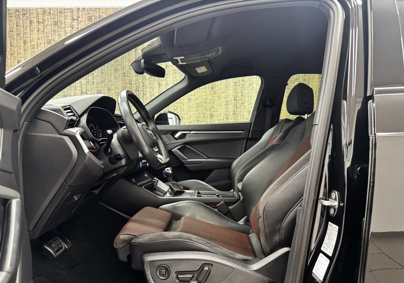 Audi Q3 35 2.0 TDI 2xS line — photo 10